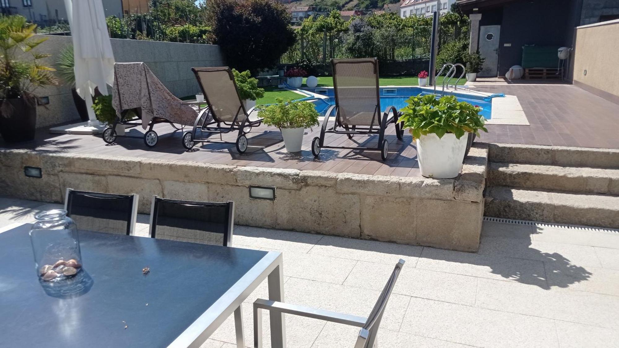 Casa Piscina Boleros Villa Комбаро Екстериор снимка
